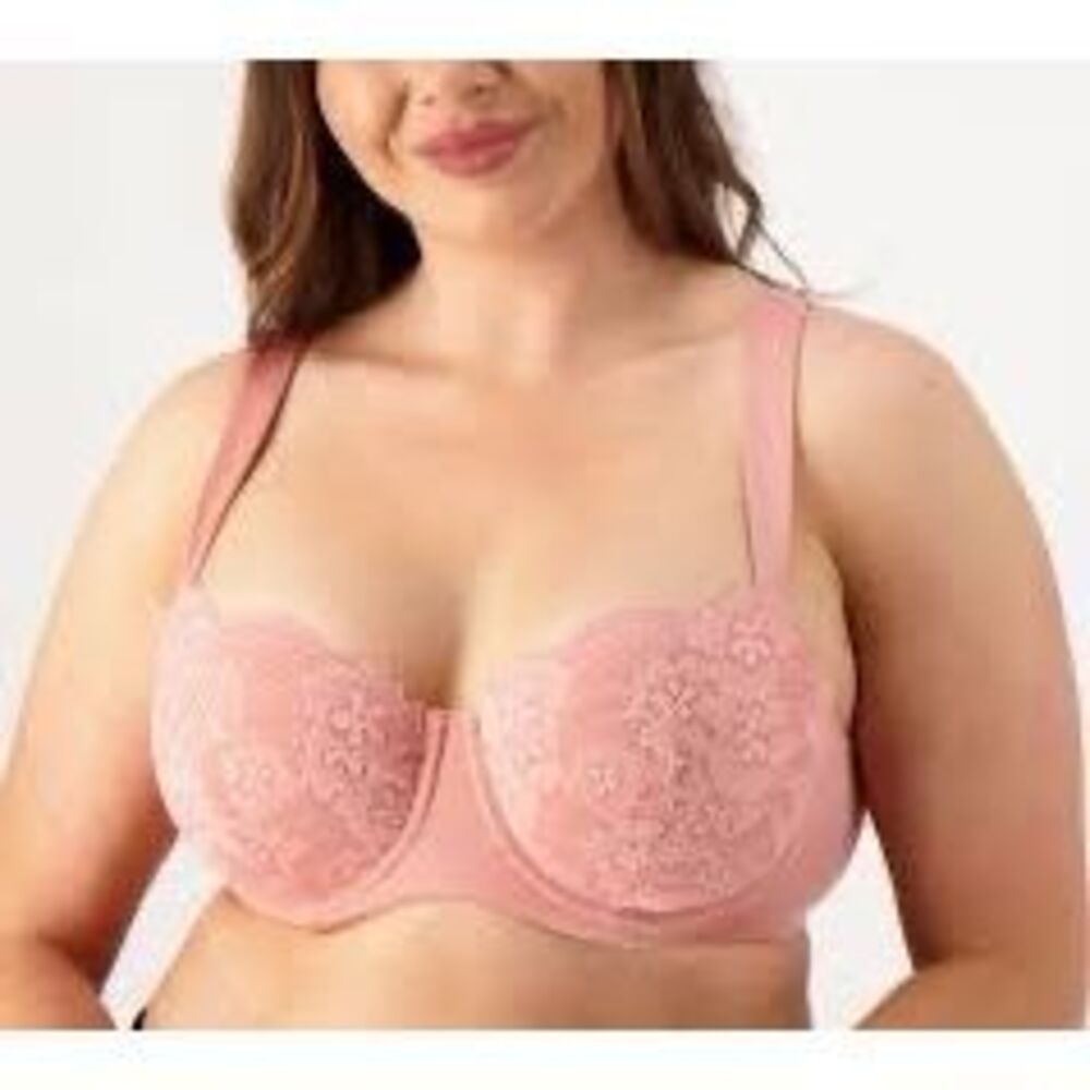 Elegant Pink Lace Bra